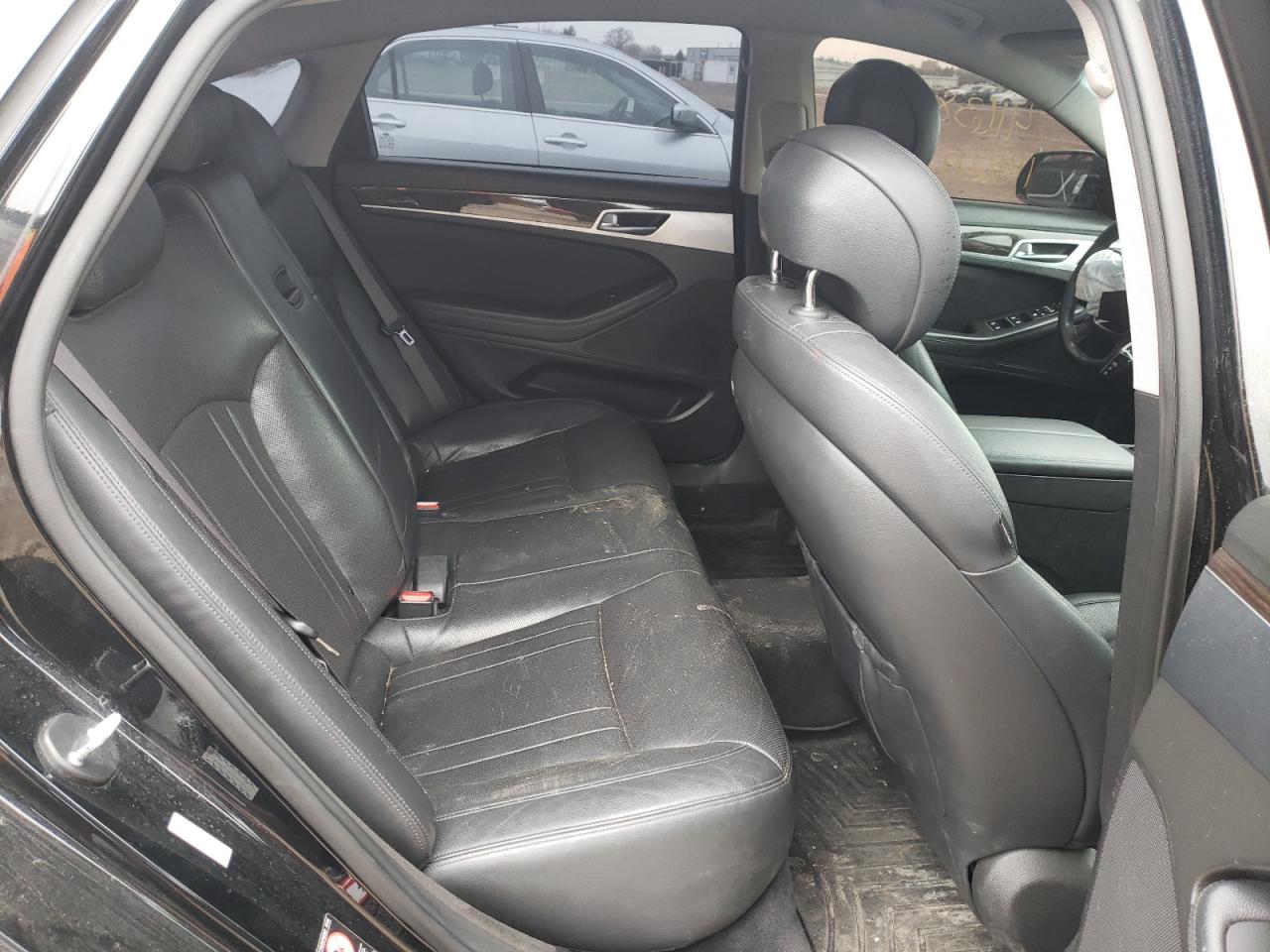 Photo 6 from auction – 2016 HYUNDAI GENESIS 3. with VIN KMHGN4JE2GU118258