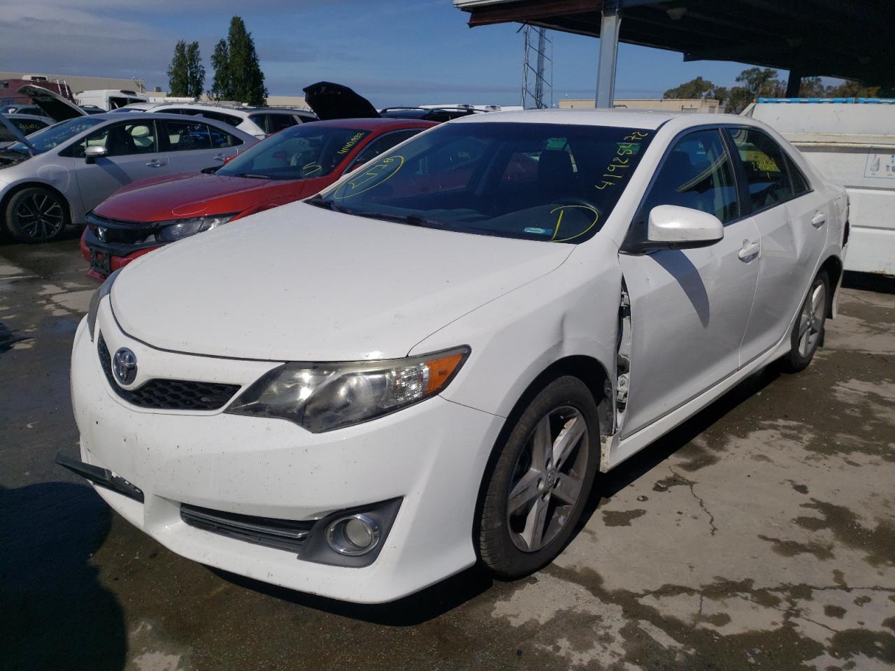 Photo 2 from auction – 2014 TOYOTA CAMRY L with VIN 4T1BF1FKXEU355906