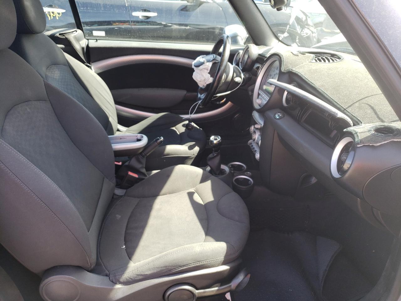 Photo 5 from auction – 2010 MINI COOPER S with VIN WMWMS3C53ATY51615