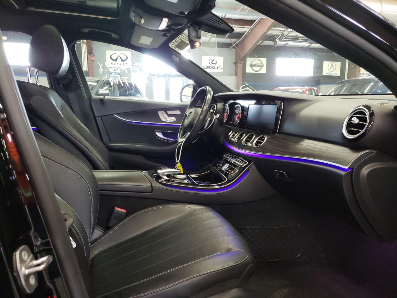 Photo 5 from auction – 2017 MERCEDES-BENZ E 300 4MAT with VIN WDDZF4KB3HA059454