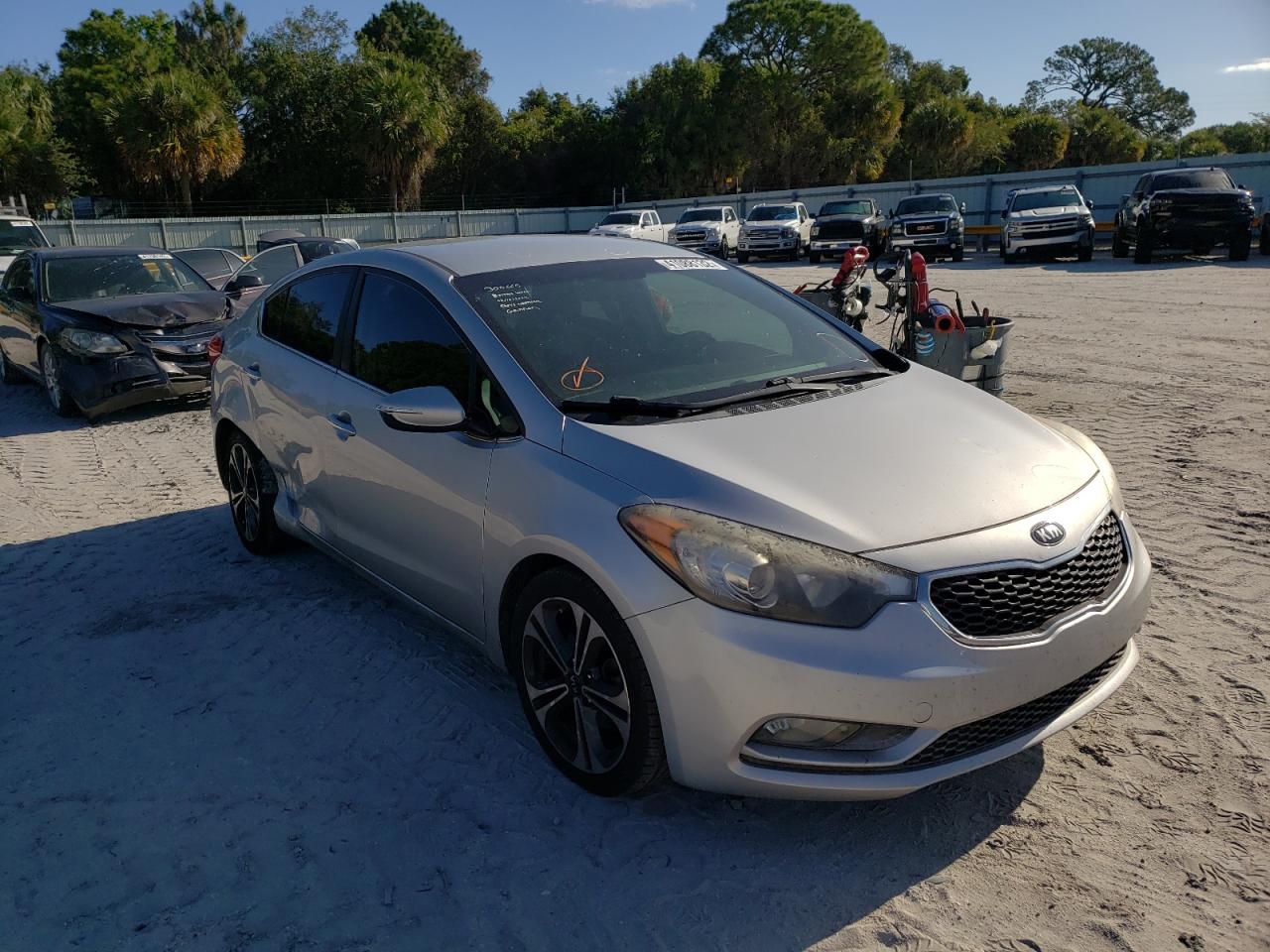 KIA FORTE EX 2015 with VIN KNAFX4A87F5332575 - Photo from auction
