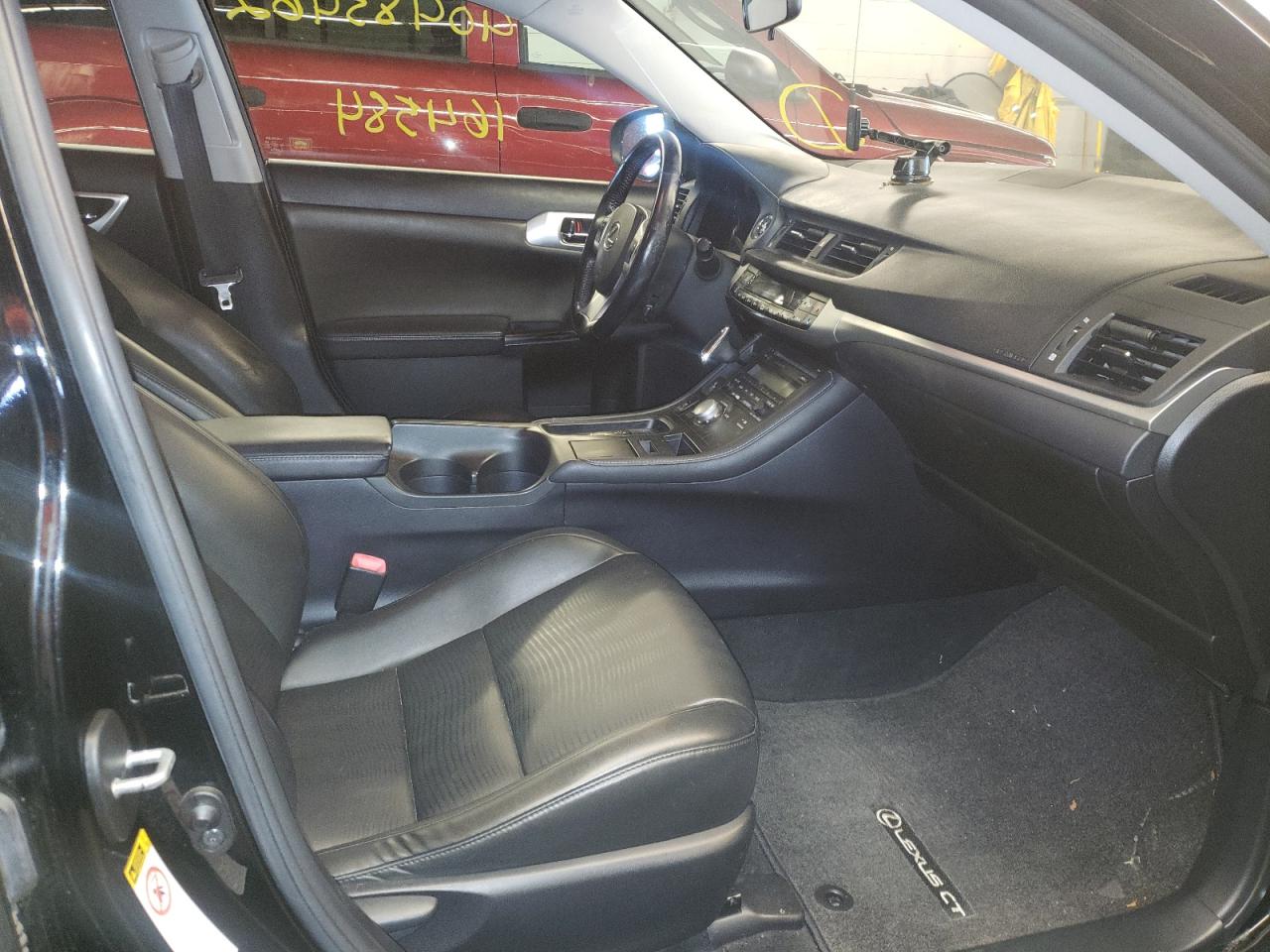 Photo 5 from auction – 2011 LEXUS CT 200 with VIN JTHKD5BH6B2014472