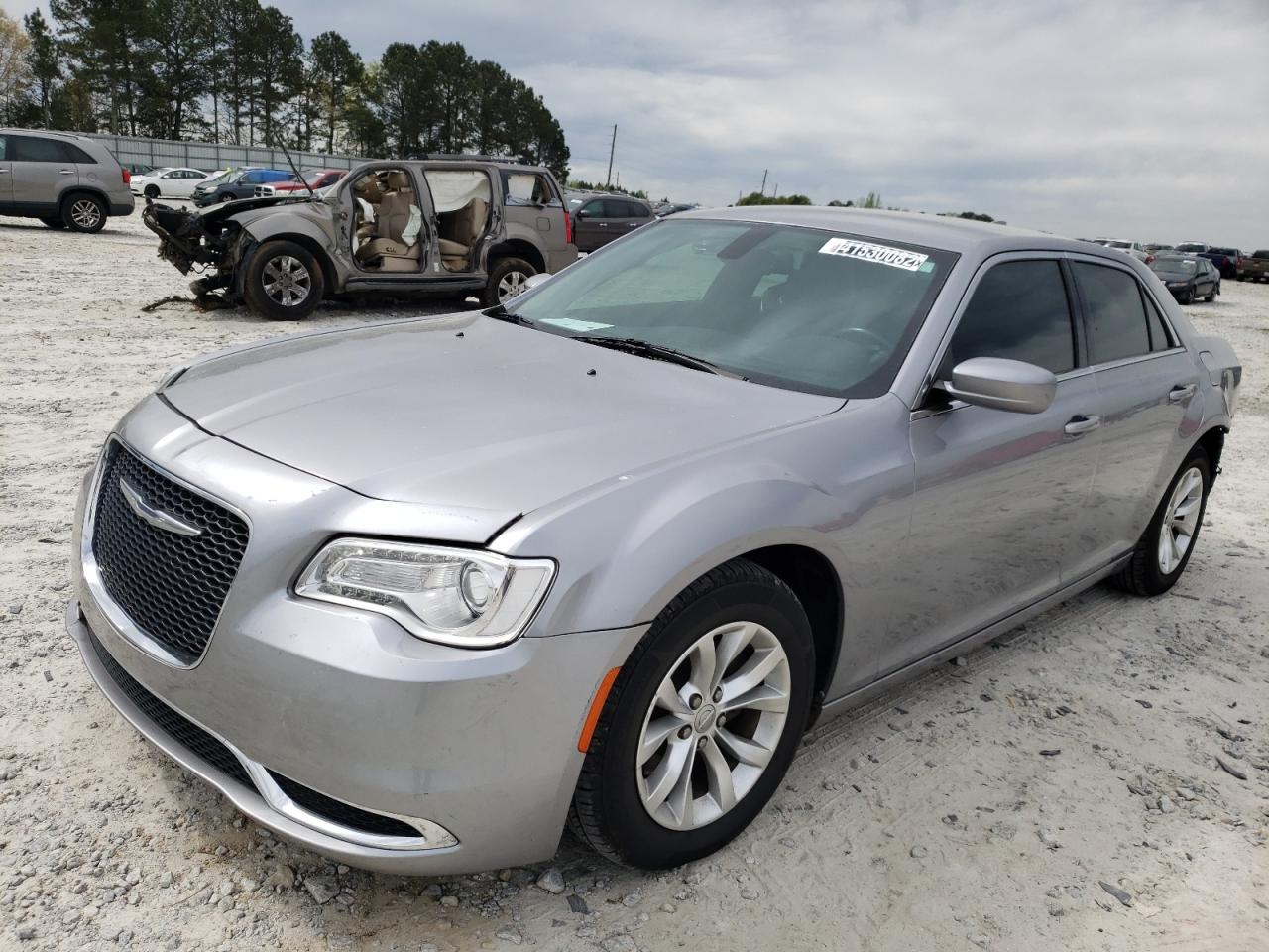 Photo 2 from auction – 2015 CHRYSLER 300 LIMITE with VIN 2C3CCAAG6FH743003