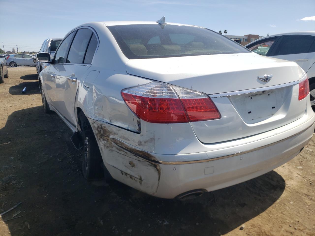 Photo 3 from auction – 2011 HYUNDAI GENESIS 4. with VIN KMHGC4DF1BU114575