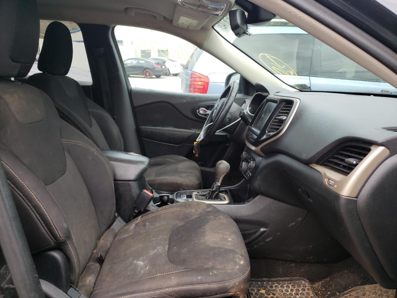 Photo 5 from auction – 2015 JEEP CHEROKEE L with VIN 1C4PJLCB8FW722428