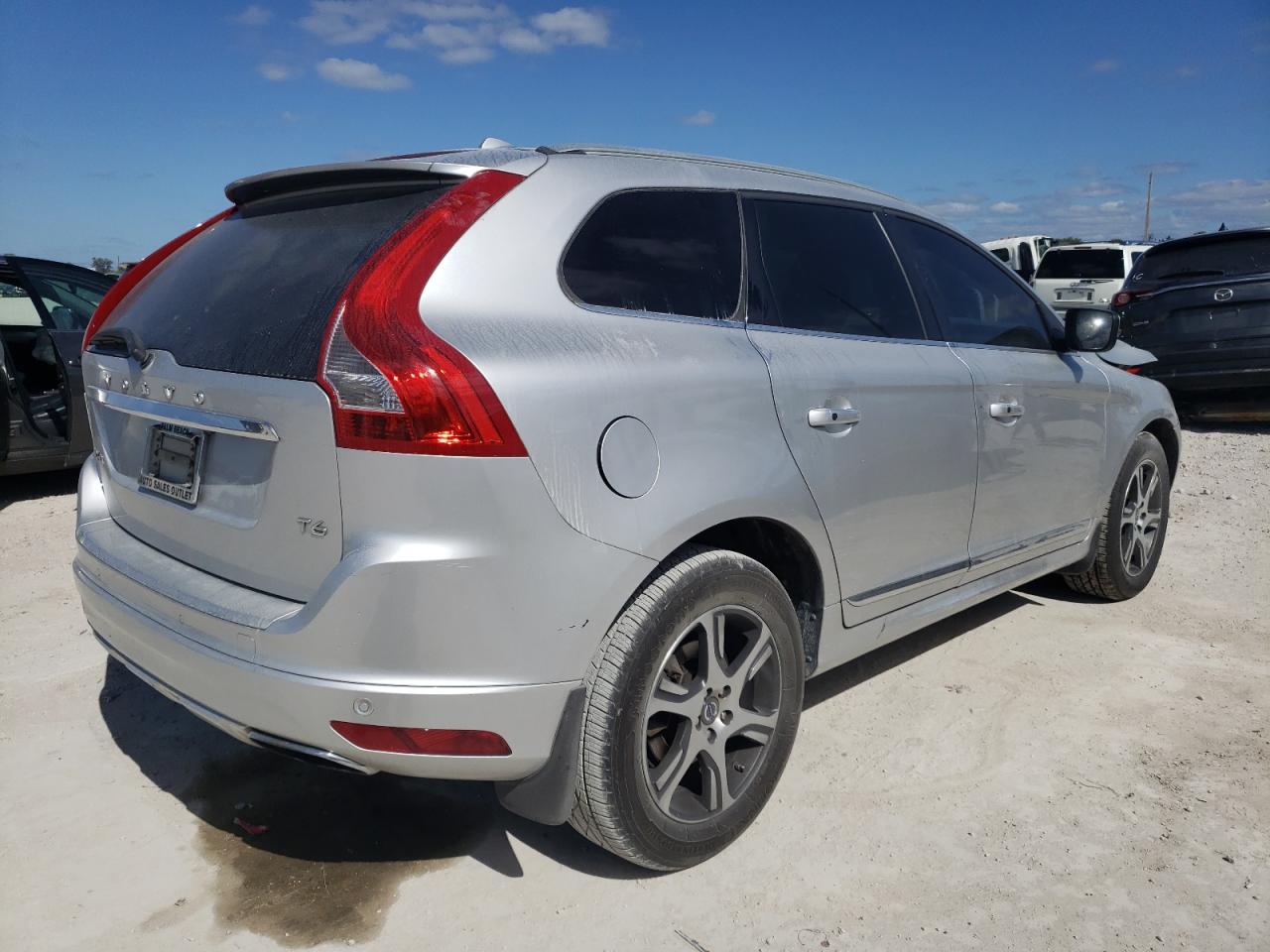 Photo 4 from auction – 2015 VOLVO XC60 T6 PR with VIN YV449MDK6F2685058
