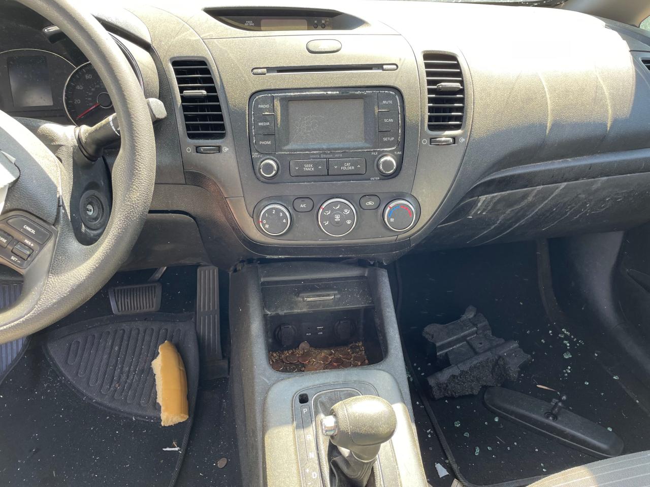 Photo 9 from auction – 2016 KIA FORTE LX with VIN KNAFX4A68G5584027