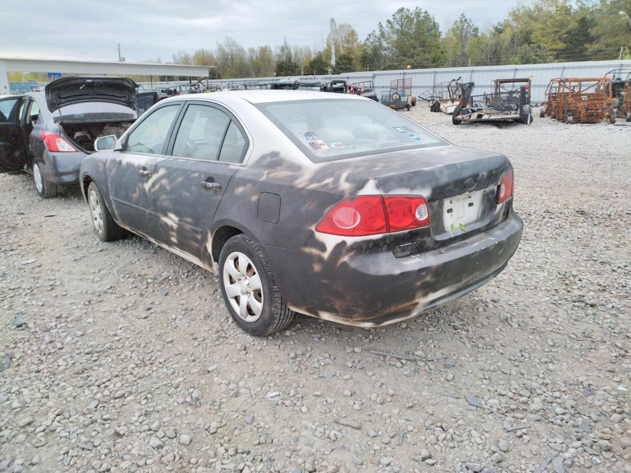 Photo 3 from auction – 2007 KIA OPTIMA LX with VIN KNAGE123275137349