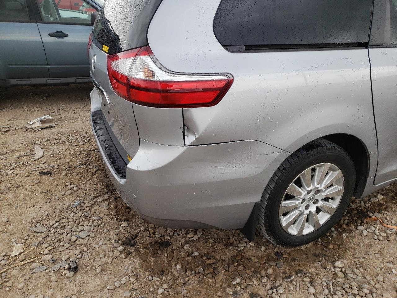 Photo 9 from auction – 2015 TOYOTA SIENNA XLE with VIN 5TDDK3DC9FS095178