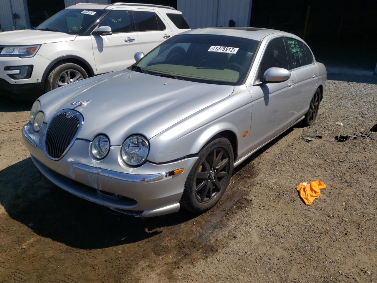 Photo 2 from auction – 2004 JAGUAR S-TYPE 4.2 with VIN SAJEA01UX4HM96986