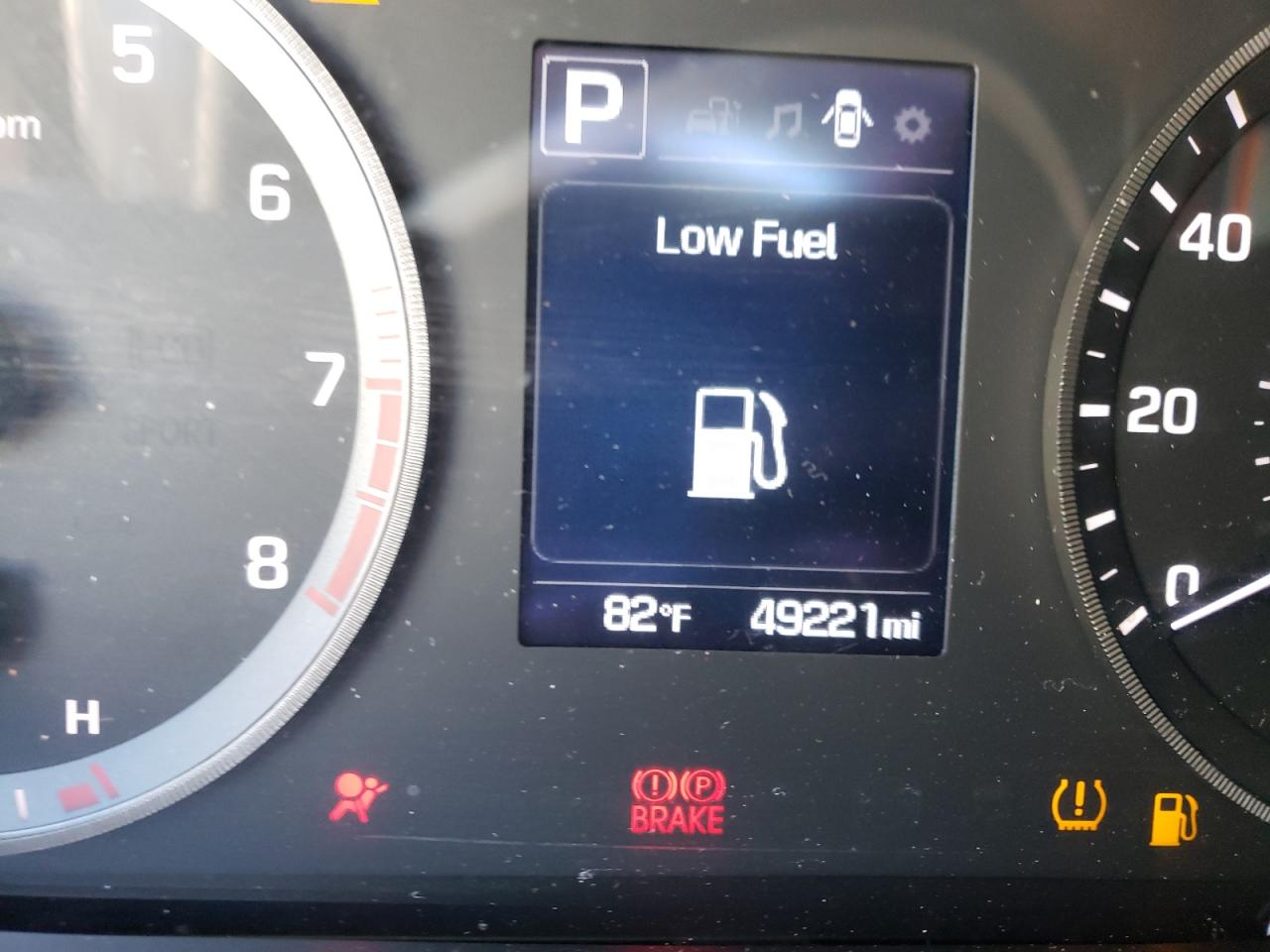 Photo 8 from auction – 2017 HYUNDAI SONATA SE with VIN 5NPE24AF6HH543569