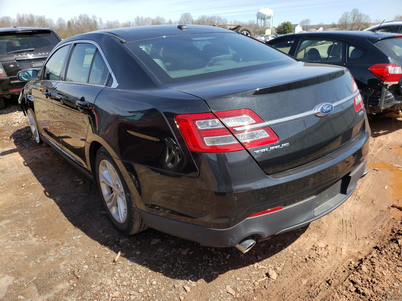 Photo 3 from auction – 2015 FORD TAURUS SEL with VIN 1FAHP2E82FG181021