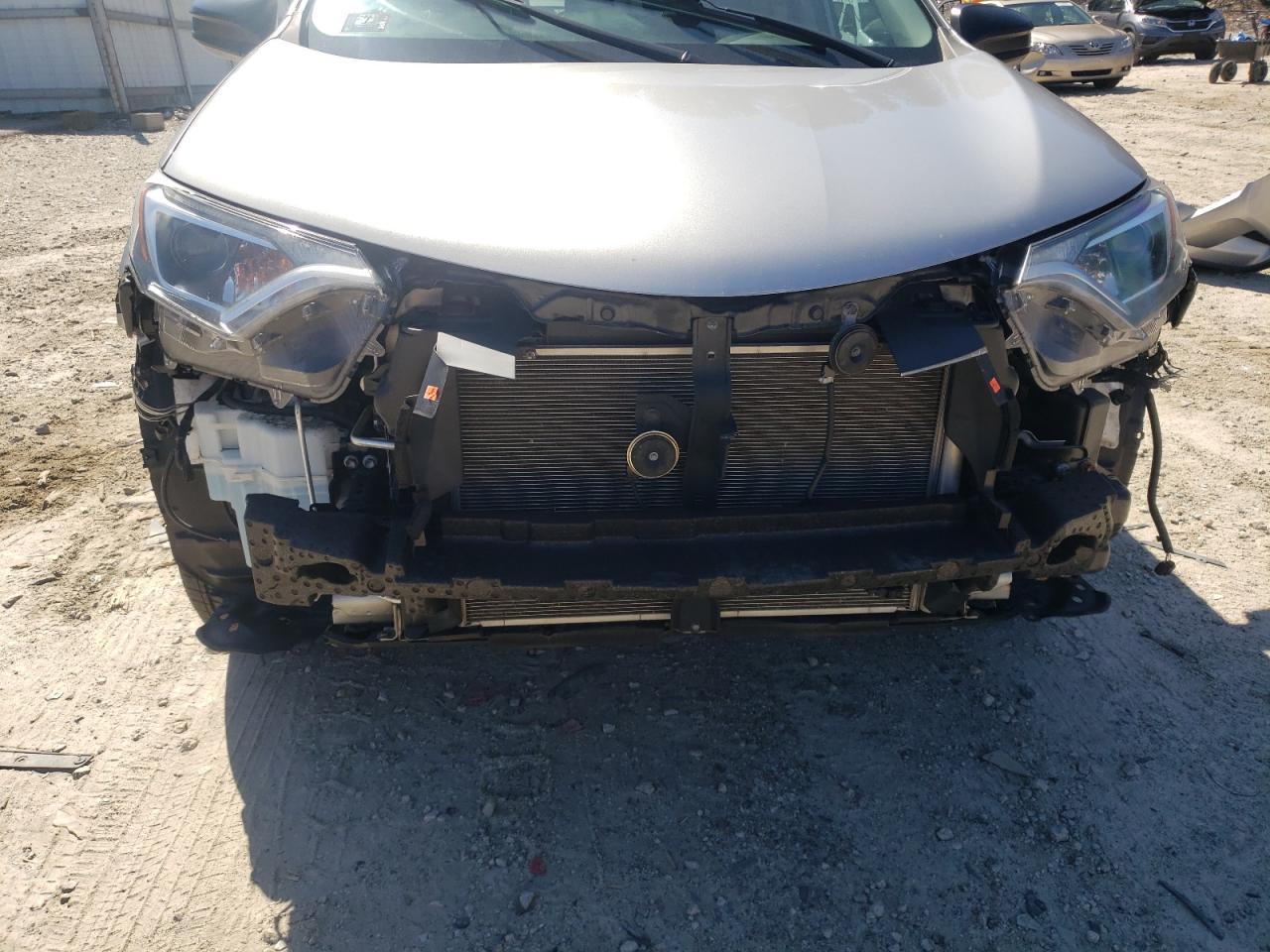 Photo 9 from auction – 2016 TOYOTA RAV4 LE with VIN 2T3BFREV7GW485839