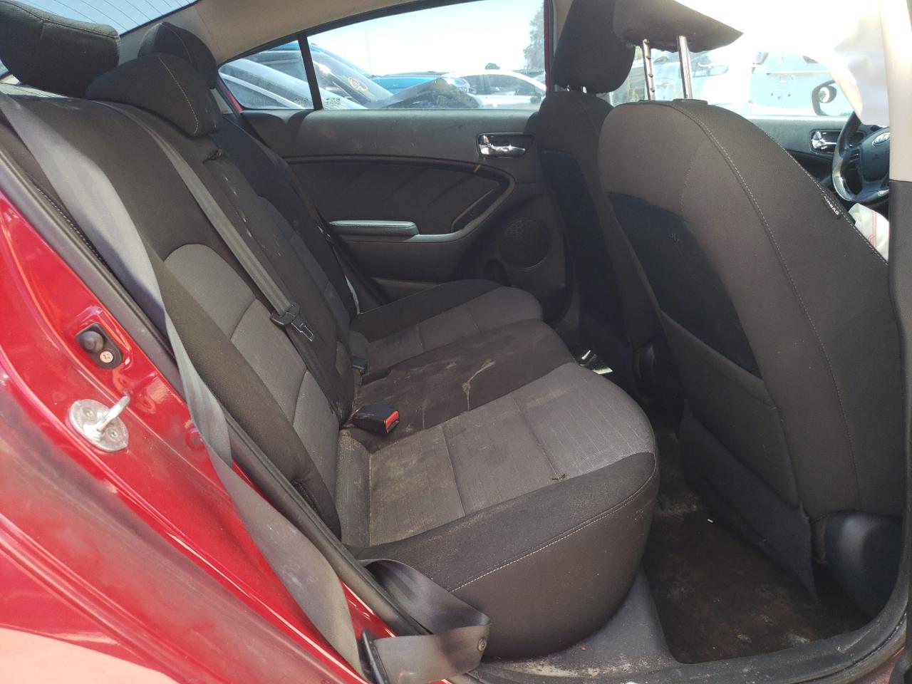 Zdjęcie 6 z aukcji – 2014 KIA FORTE EX z VIN KNAFX4A85E5235924