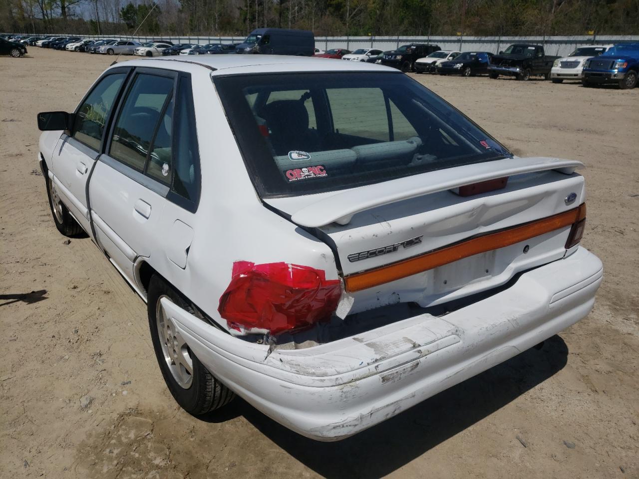 Photo 3 from auction – 1995 FORD ESCORT LX with VIN 1FASP14J0SW339005