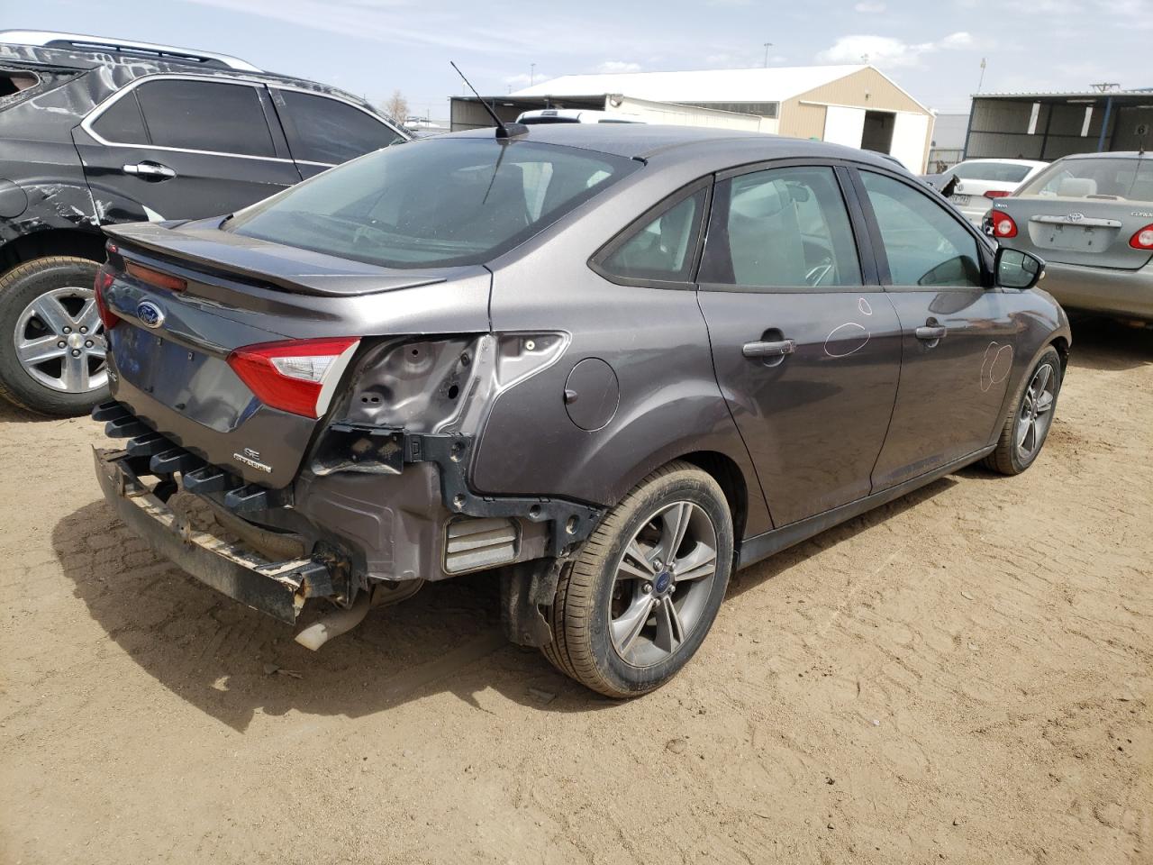 Photo 4 from auction – 2014 FORD FOCUS SE with VIN 1FADP3F20EL320101