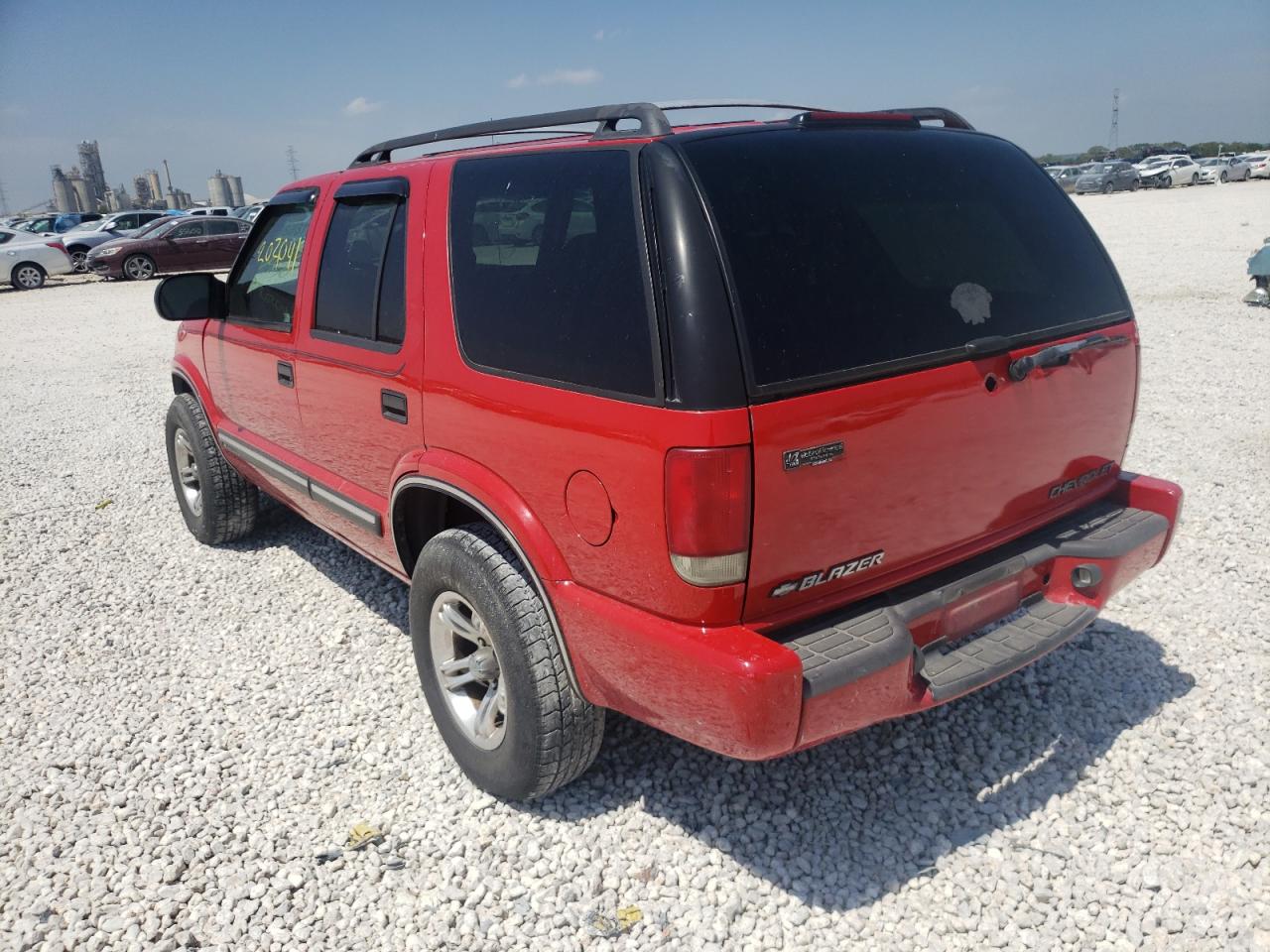 Photo 3 from auction – 2001 CHEVROLET BLAZER with VIN 1GNDT13W01K199949