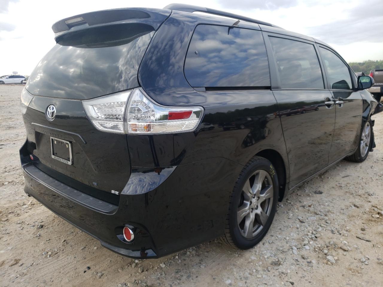 Photo 4 from auction – 2017 TOYOTA SIENNA SE with VIN 5TDXZ3DC2HS808577
