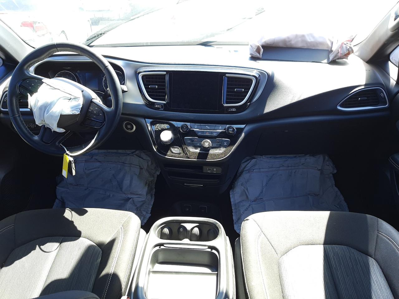 Photo 20 from auction – 2020 CHRYSLER PACIFICA T with VIN 2C4RC1FG9LR192828