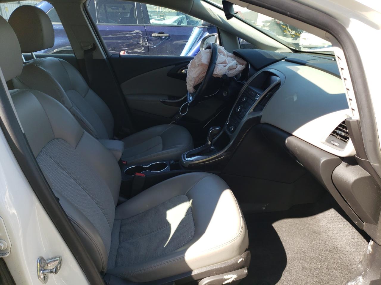 Foto 5 de la subasta – 2013 BUICK VERANO con VIN 1G4PP5SK0D4219198