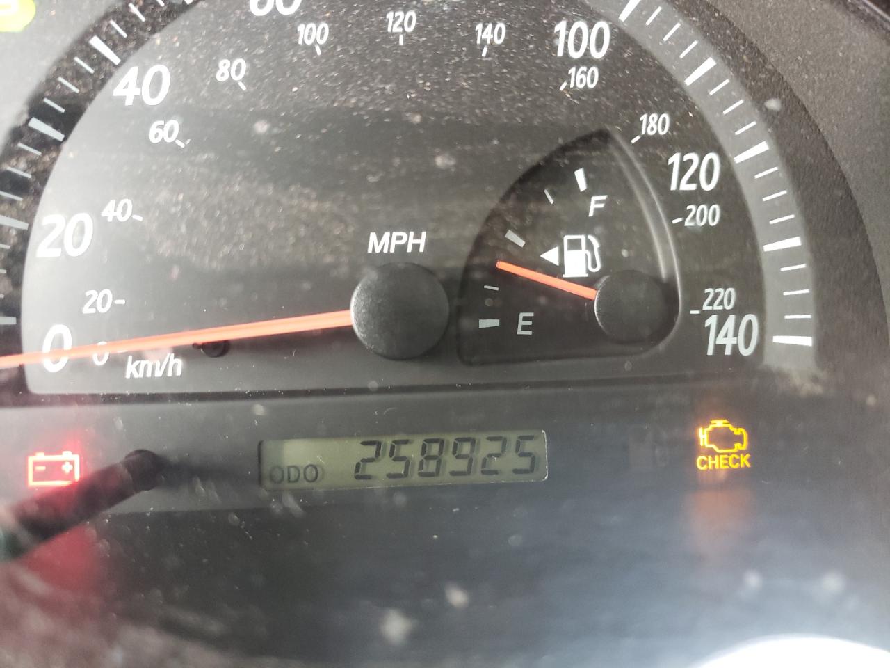 Photo 8 from auction – 2003 TOYOTA CAMRY LE with VIN 4T1BF30K13U550195