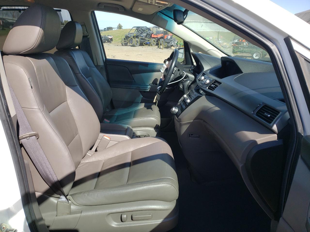 Photo 5 from auction – 2011 HONDA ODYSSEY TO with VIN 5FNRL5H99BB089022