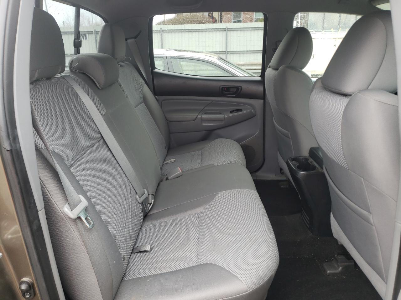 Photo 6 from auction – 2014 TOYOTA TACOMA DOU with VIN 3TMLU4EN1EM158963