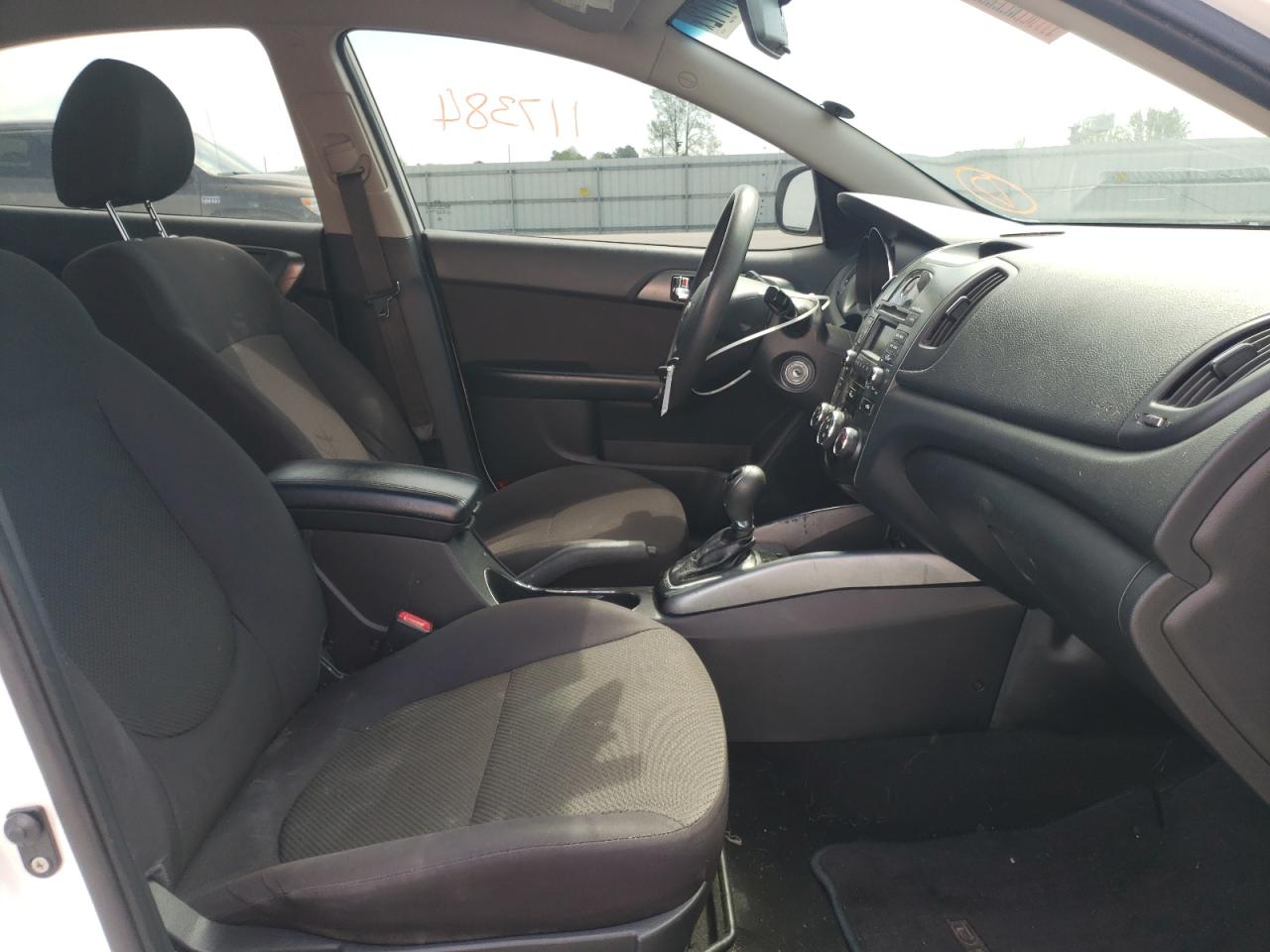Photo 5 from auction – 2013 KIA FORTE EX with VIN KNAFU4A28D5737264