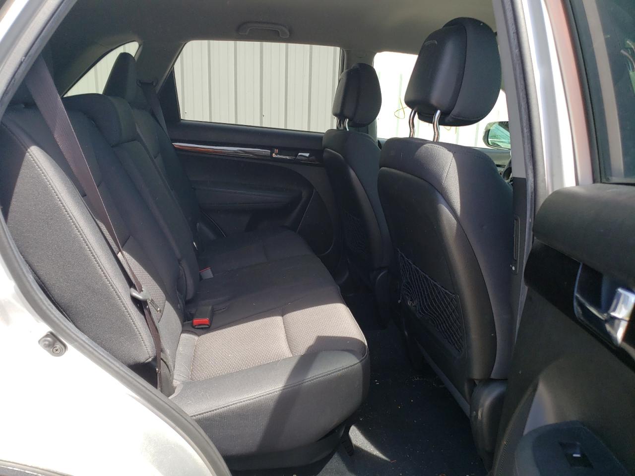 Photo 6 from auction – 2011 KIA SORENTO BA with VIN 5XYKT4A21BG080882