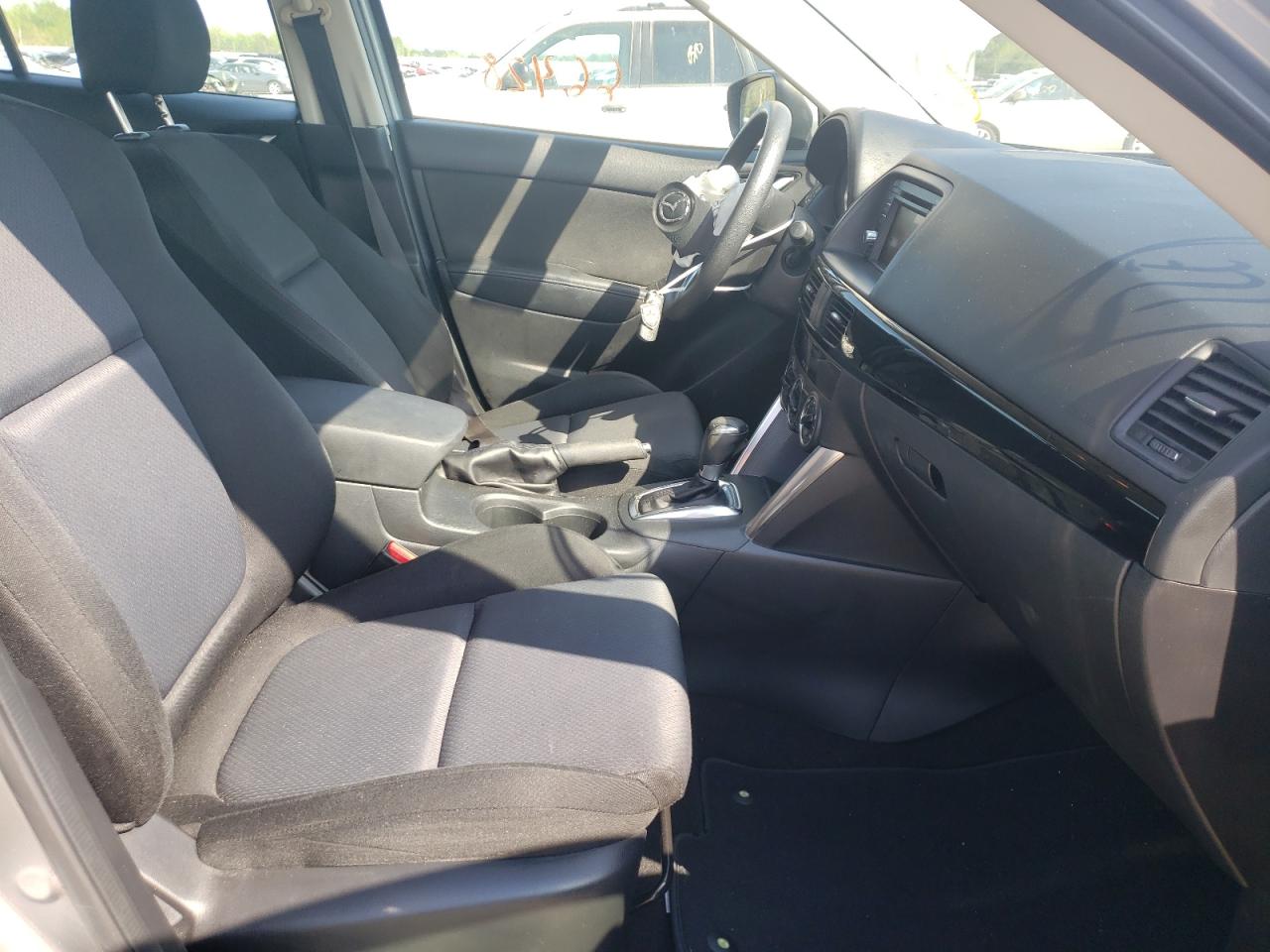 Photo 5 from auction – 2015 MAZDA CX-5 SPORT with VIN JM3KE2BE0F0511156