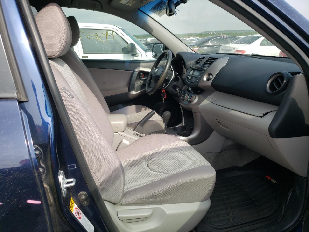 Photo 5 from auction – 2007 TOYOTA RAV4 with VIN JTMZD33V475077603