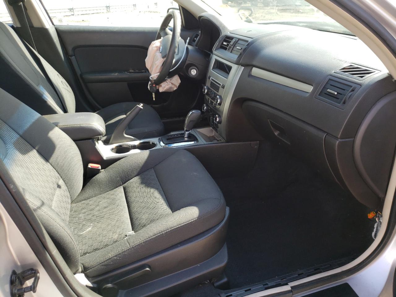 Photo 5 from auction – 2011 FORD FUSION SE with VIN 3FAHP0HA6BR284982