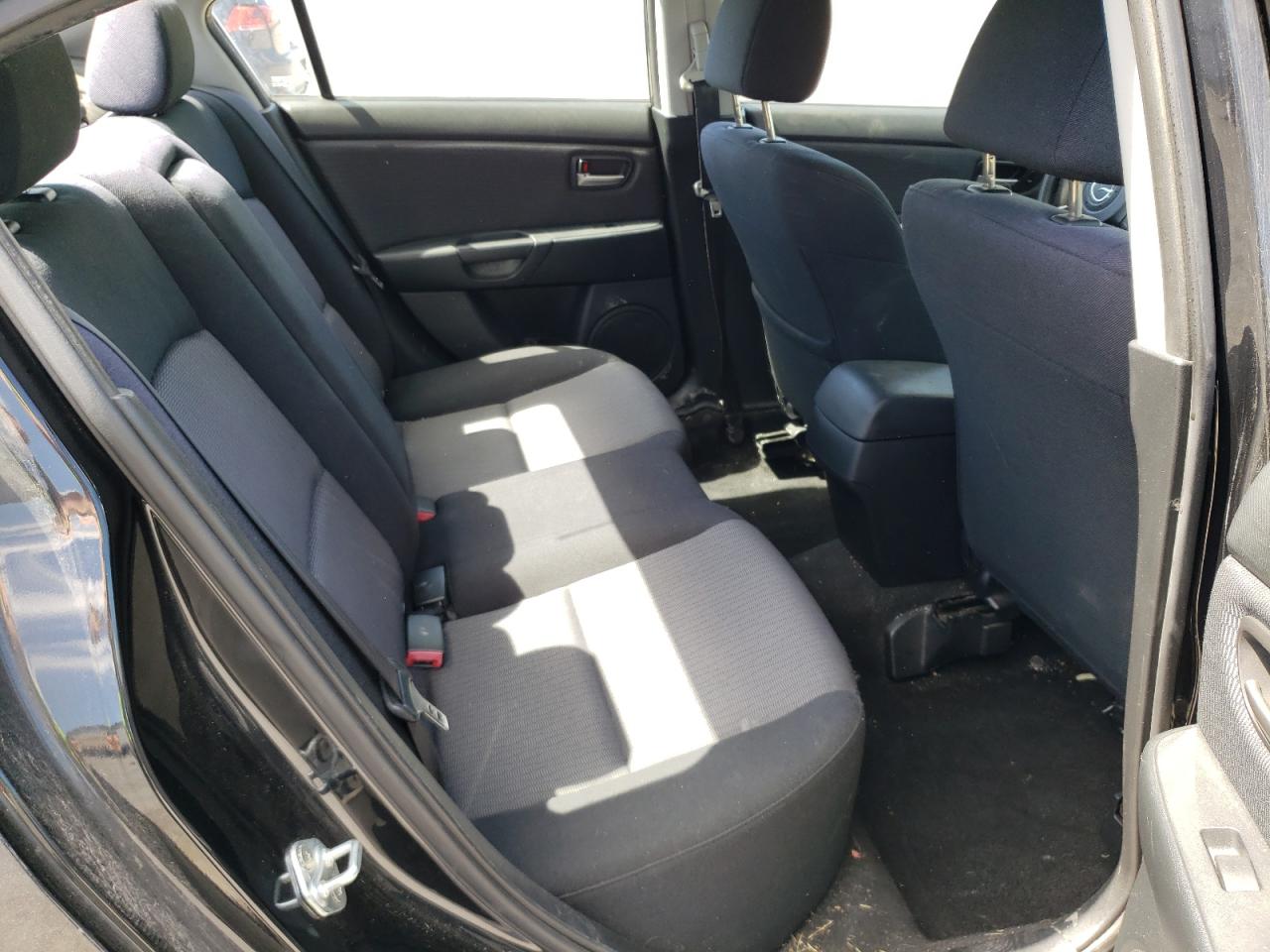 Photo 6 from auction – 2007 MAZDA 3 I with VIN JM1BK32FX71741444