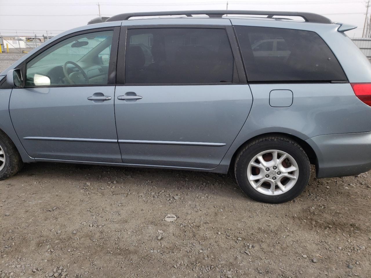 Photo 9 from auction – 2004 TOYOTA SIENNA with VIN 5TDZA22C94S083373