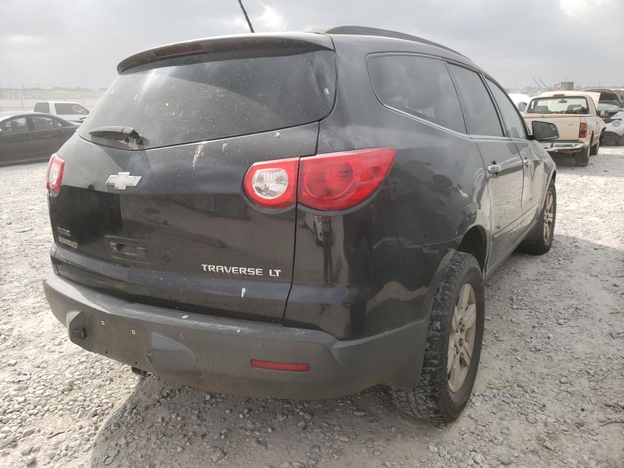 Photo 4 from auction – 2010 CHEVROLET TRAVERSE L with VIN 1GNLRGED0AS114231