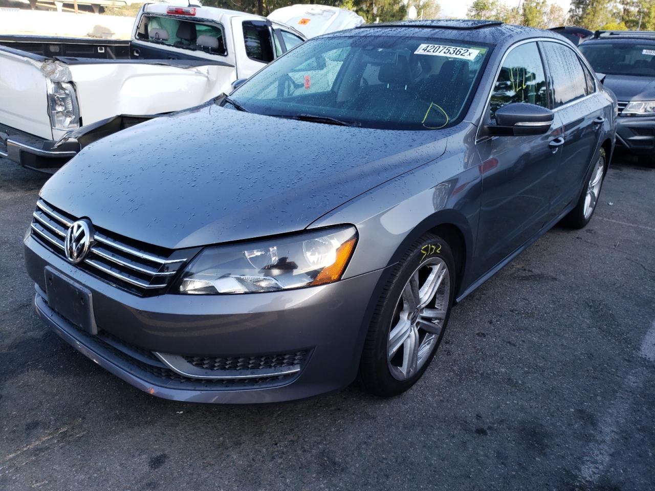 Photo 2 from auction – 2014 VOLKSWAGEN PASSAT SE with VIN 1VWBT7A38EC050116