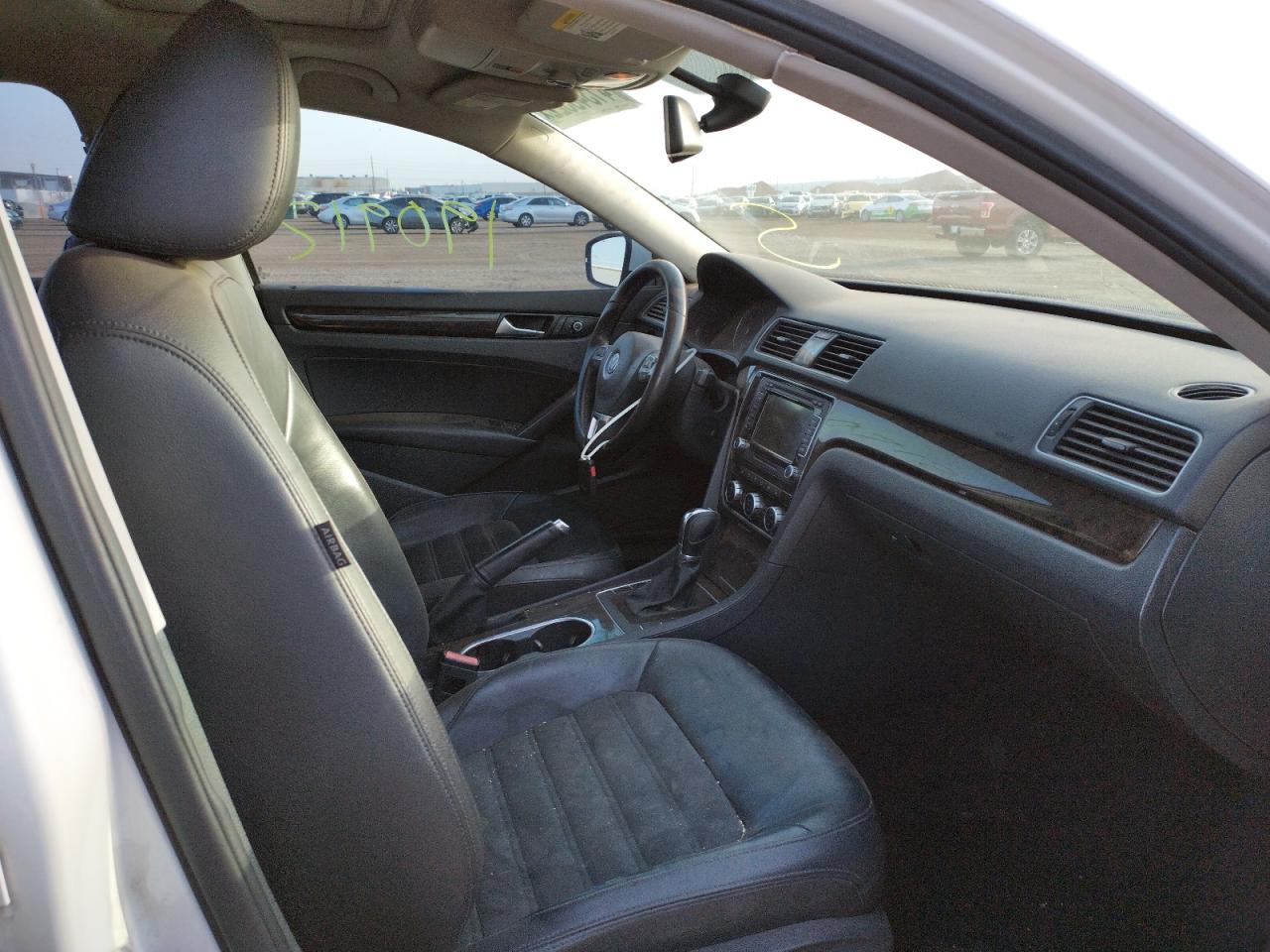 Photo 5 from auction – 2014 VOLKSWAGEN PASSAT SEL with VIN 1VWCN7A33EC096483