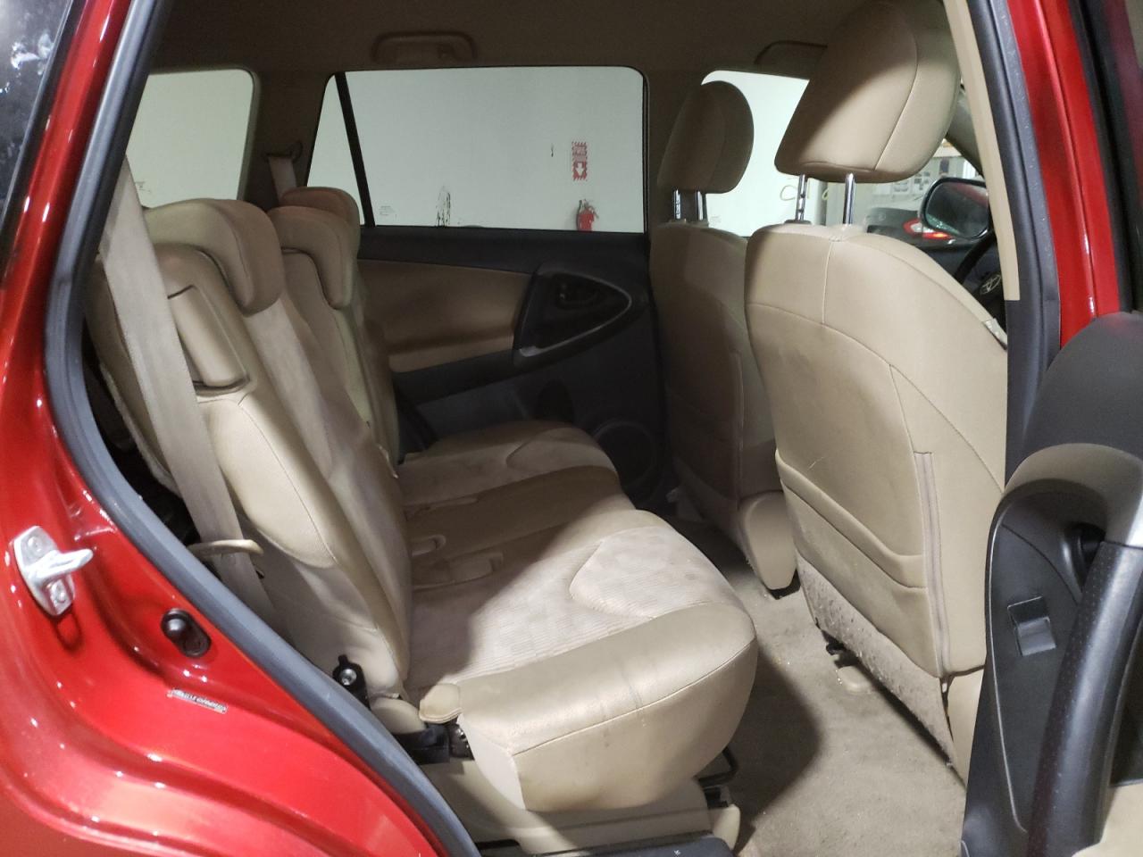 Photo 6 from auction – 2011 TOYOTA RAV4 with VIN 2T3JF4DV9BW085659