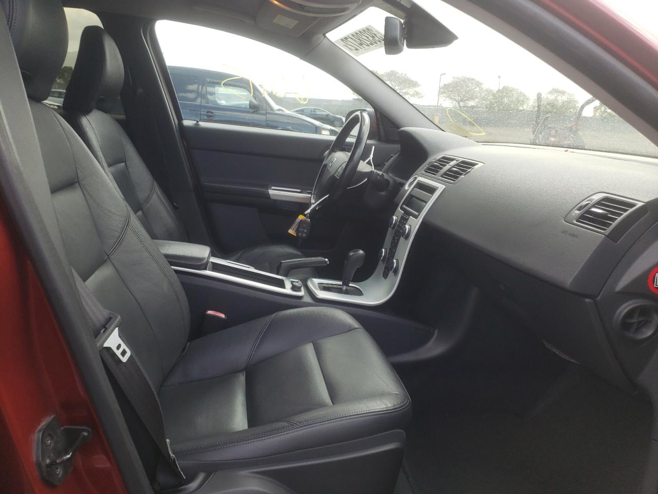 Photo 5 from auction – 2011 VOLVO S40 T5 with VIN YV1672MS6B2547837