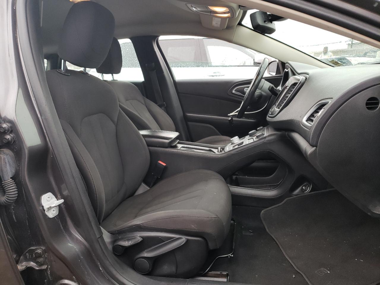 Photo 5 from auction – 2015 CHRYSLER 200 LIMITE with VIN 1C3CCCAB8FN753362