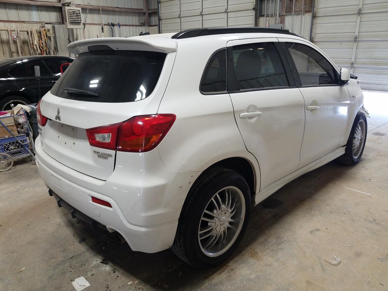 Photo 4 from auction – 2012 MITSUBISHI OUTLANDER with VIN JA4AP4AU8CZ009080