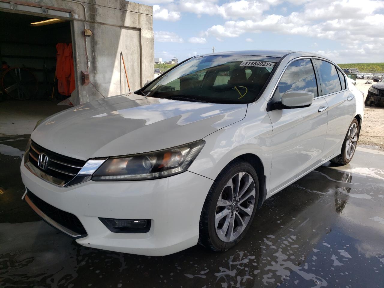 صورة رقم 2 من المزاد - 2014 HONDA ACCORD SPO مع VIN 1HGCR2F59EA080757