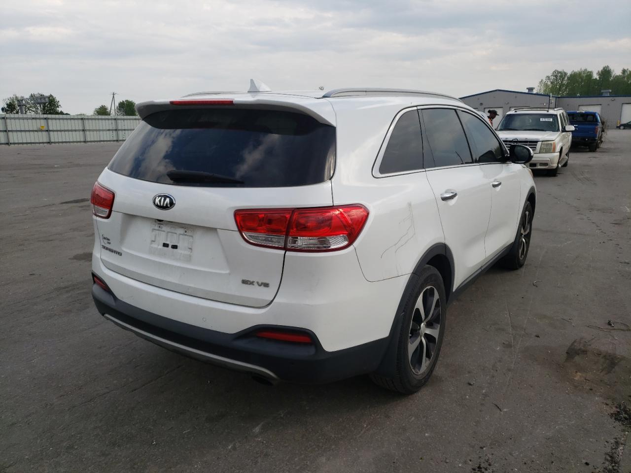 Photo 4 from auction – 2016 KIA SORENTO EX with VIN 5XYPH4A58GG045961