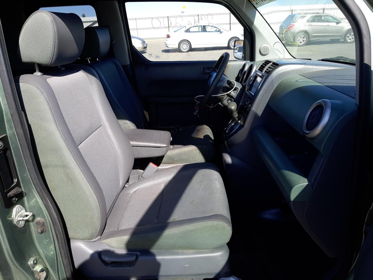 Photo 5 from auction – 2003 HONDA ELEMENT EX with VIN 5J6YH18543L004289