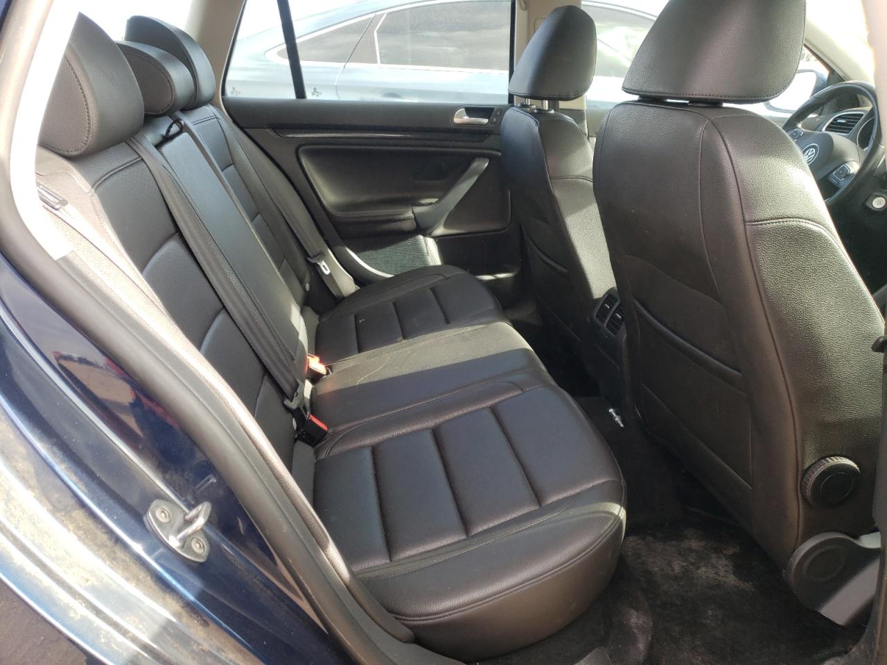 Photo 6 from auction – 2013 VOLKSWAGEN JETTA with VIN 3VWML7AJ7DM676325