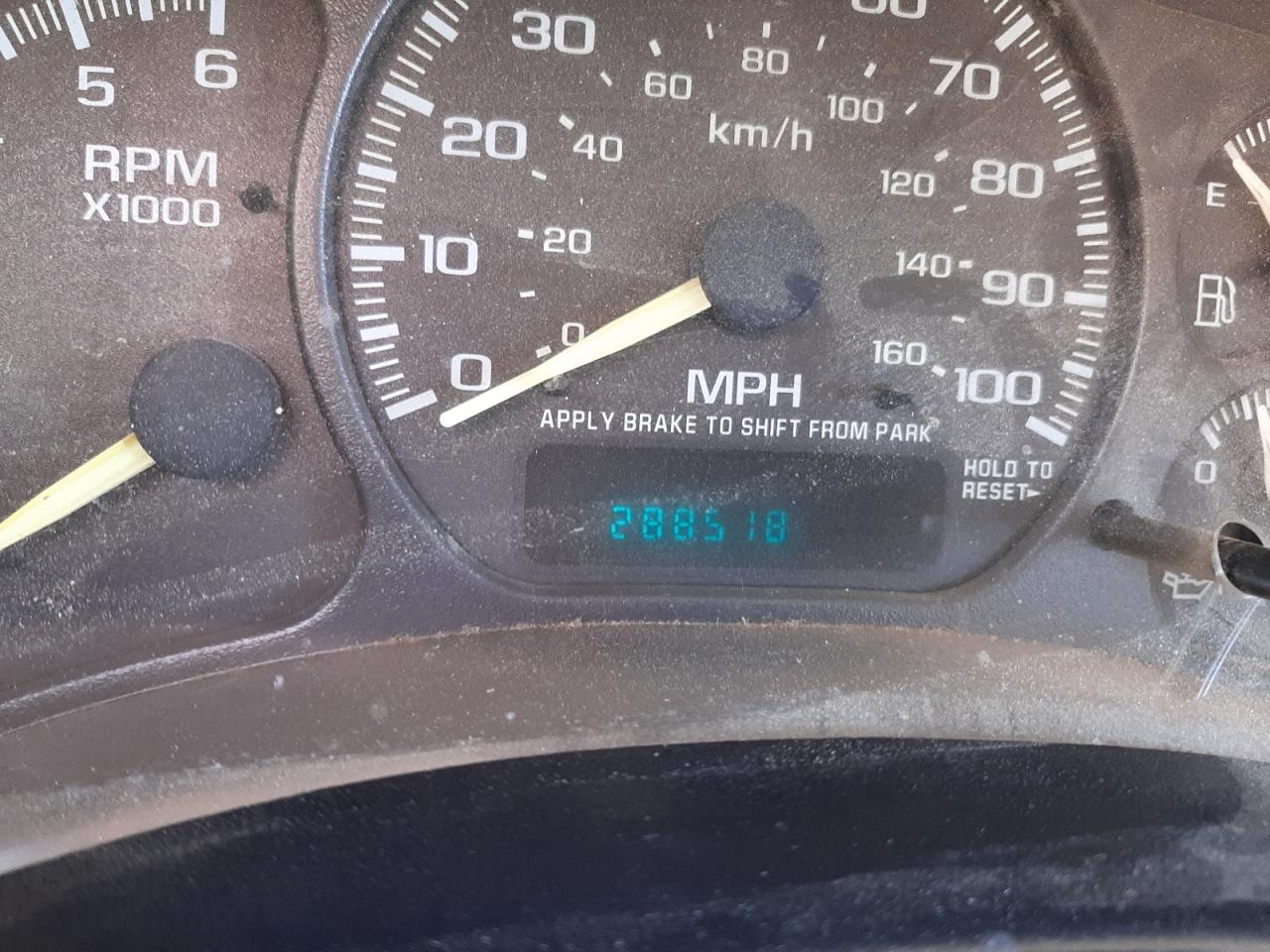 Photo 8 from auction – 2000 CHEVROLET SILVERADO with VIN 1GCEC19T5YZ183032