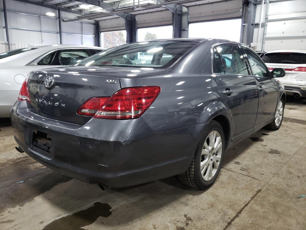 Photo 4 from auction – 2008 TOYOTA AVALON XL with VIN 4T1BK36B98U289697