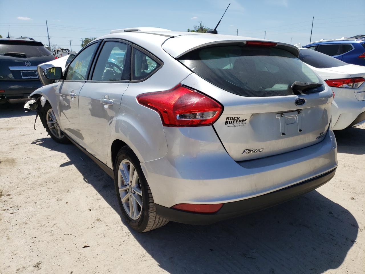 Photo 3 from auction – 2015 FORD FOCUS SE with VIN 1FADP3K25FL223161