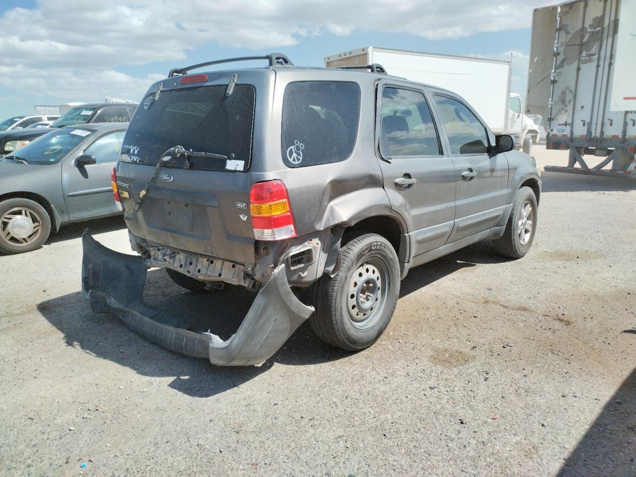 Photo 4 from auction – 2006 FORD ESCAPE XLT with VIN 1FMCU03176KD11438
