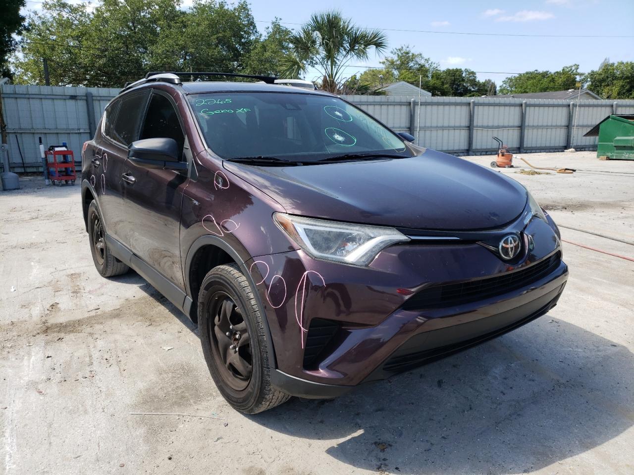 Photo 1 from auction – 2017 TOYOTA RAV4 LE with VIN 2T3ZFREV2HW336657